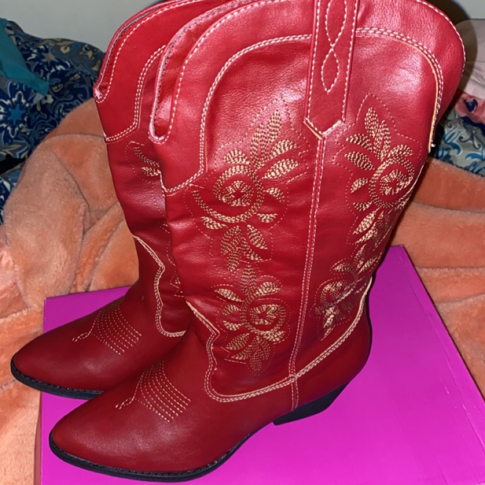 Boots - Picture 2 of 4